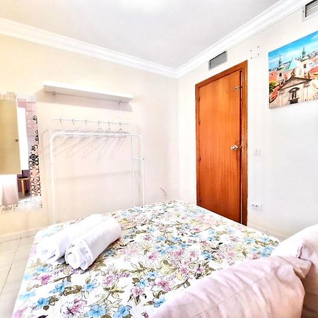 Budget And Cute Rooms With Balcony Sevilla Center Eksteriør billede