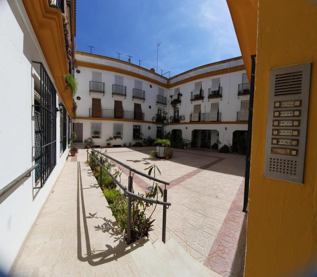 Budget And Cute Rooms With Balcony Sevilla Center Eksteriør billede