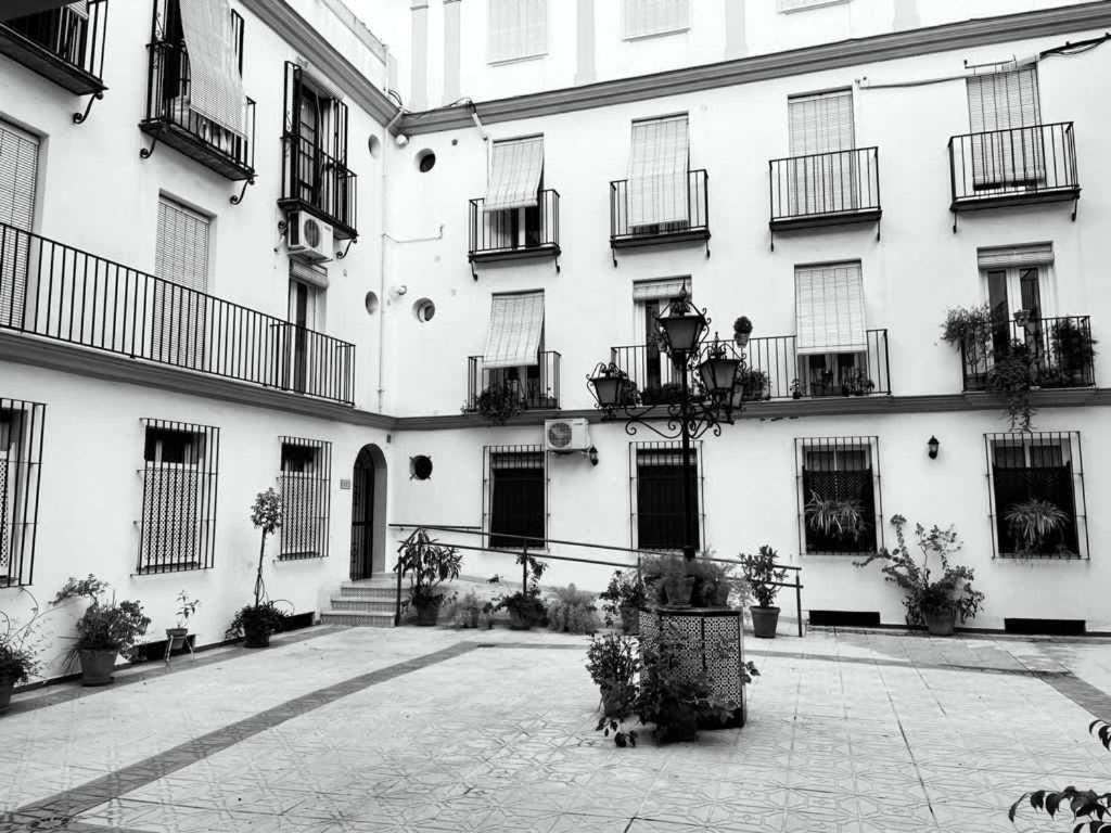 Budget And Cute Rooms With Balcony Sevilla Center Eksteriør billede