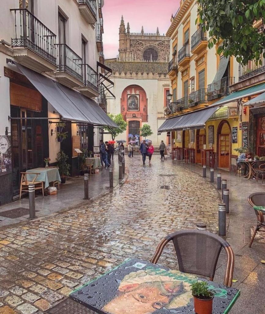 Budget And Cute Rooms With Balcony Sevilla Center Eksteriør billede