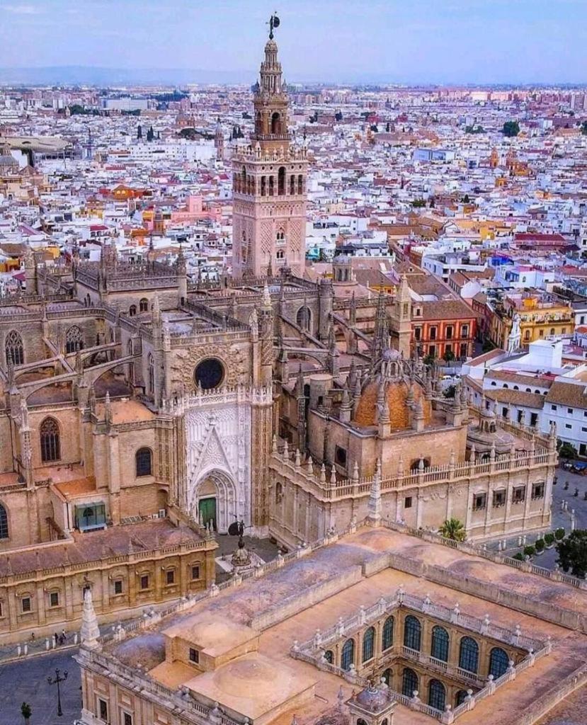 Budget And Cute Rooms With Balcony Sevilla Center Eksteriør billede
