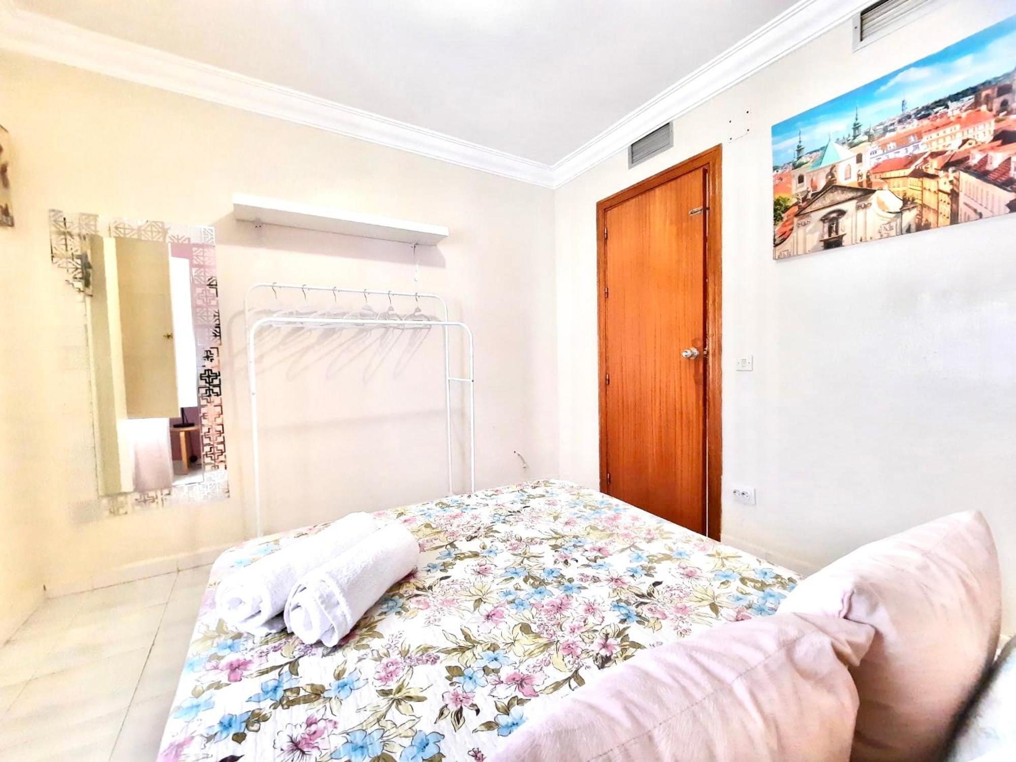 Budget And Cute Rooms With Balcony Sevilla Center Eksteriør billede