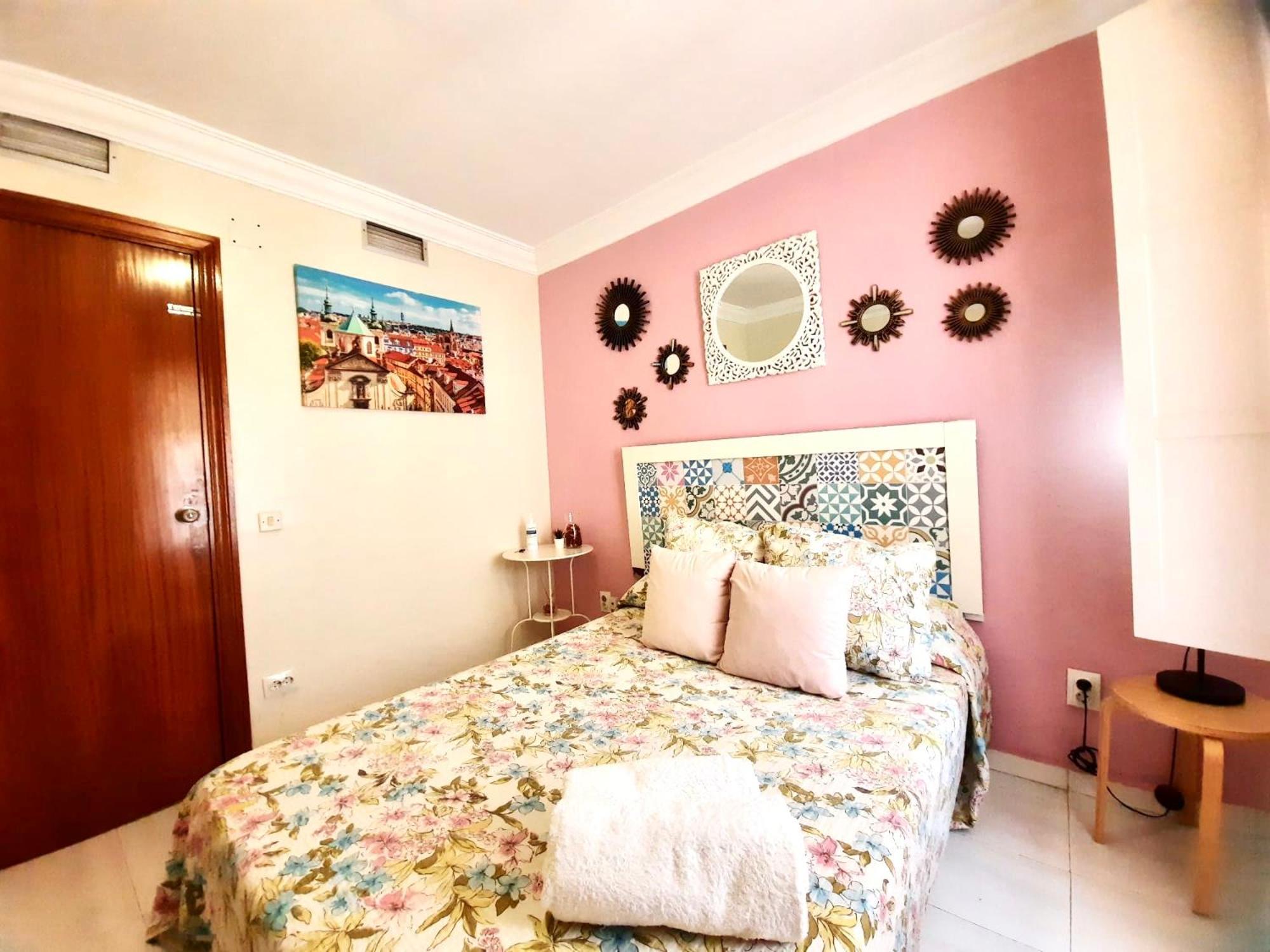 Budget And Cute Rooms With Balcony Sevilla Center Eksteriør billede