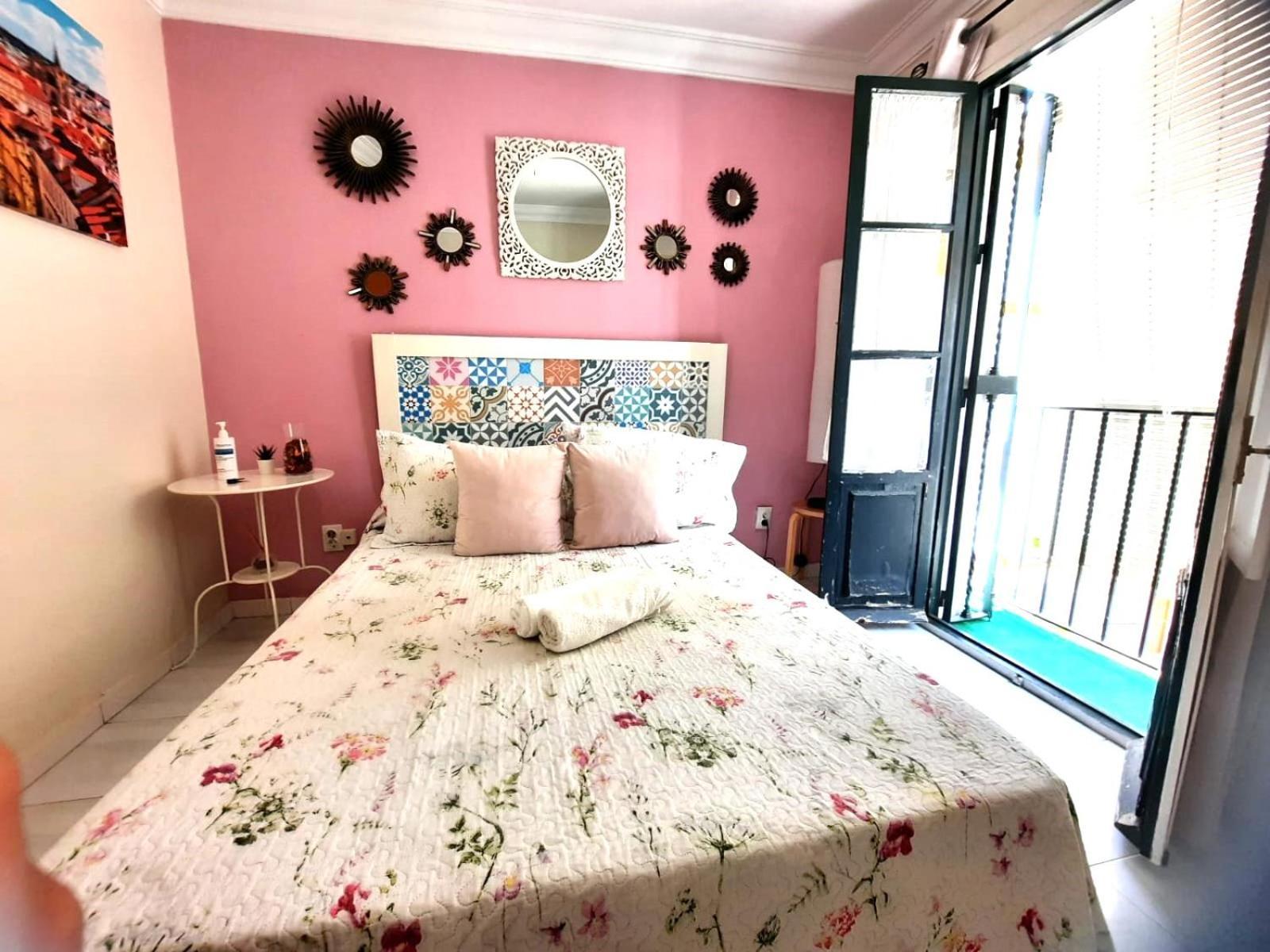 Budget And Cute Rooms With Balcony Sevilla Center Eksteriør billede