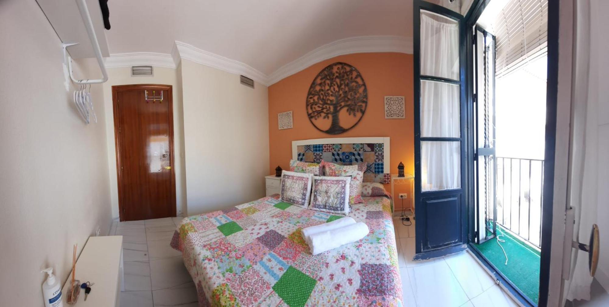 Budget And Cute Rooms With Balcony Sevilla Center Eksteriør billede